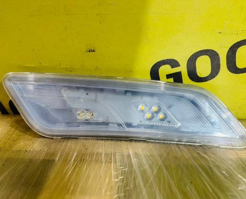 2313446 Плафон внутреннего освещения правый для Daf XG