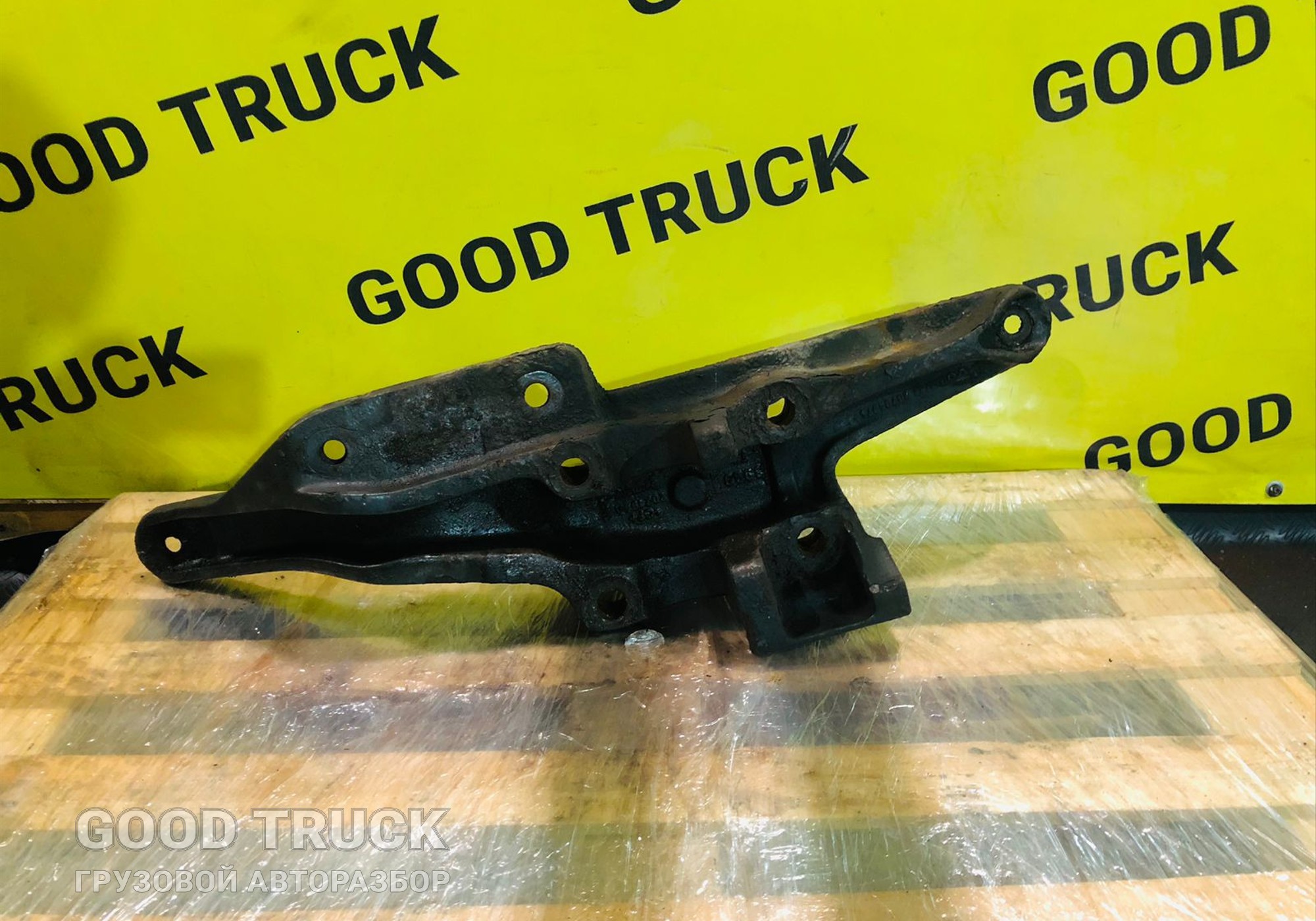 20704075 Кронштейн пневморессоры задний левый для Volvo FH 4 (с 2012)