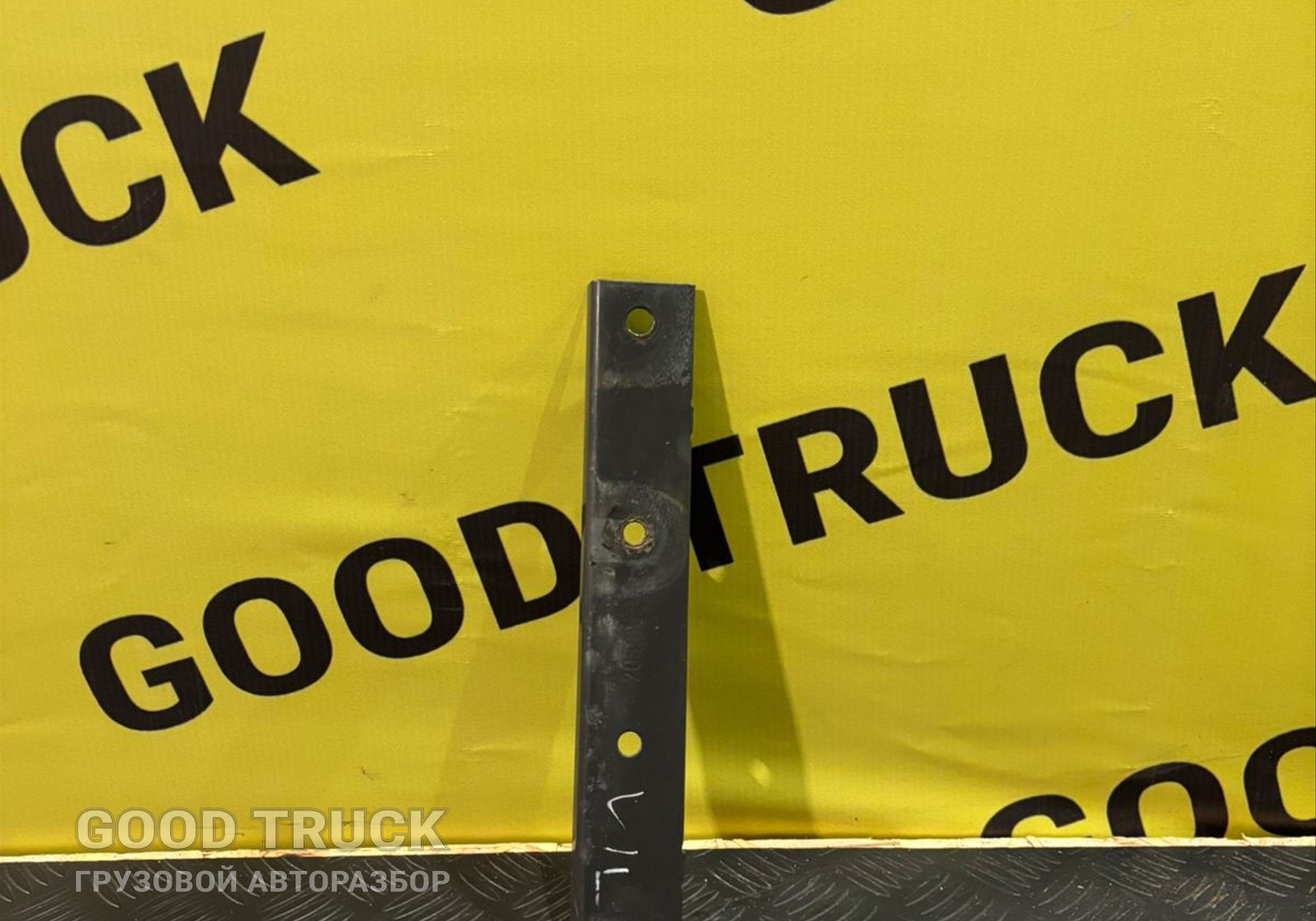 20398232 Кронштейн крыла правый для Volvo FH 3 (с 2008 по 2012)