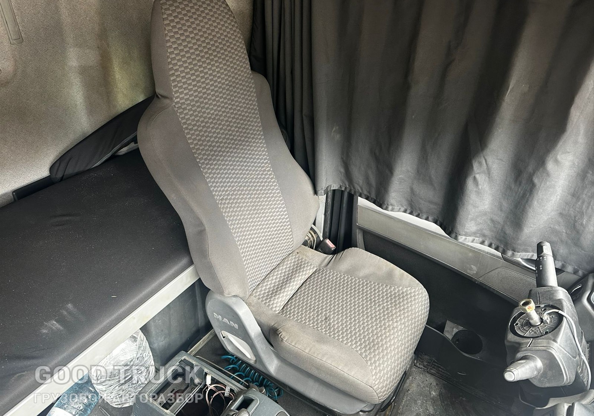 81623076413 Сиденье переднее левое для Man TGX II (с 2012)