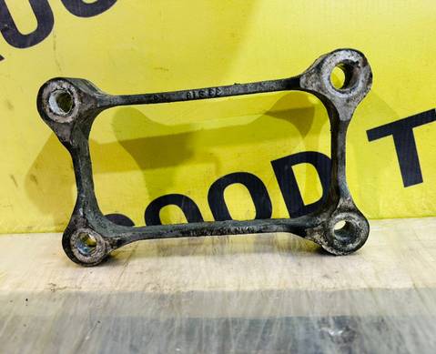 81618200188 Проставка крепления бензобака для Man TGX II (с 2012)