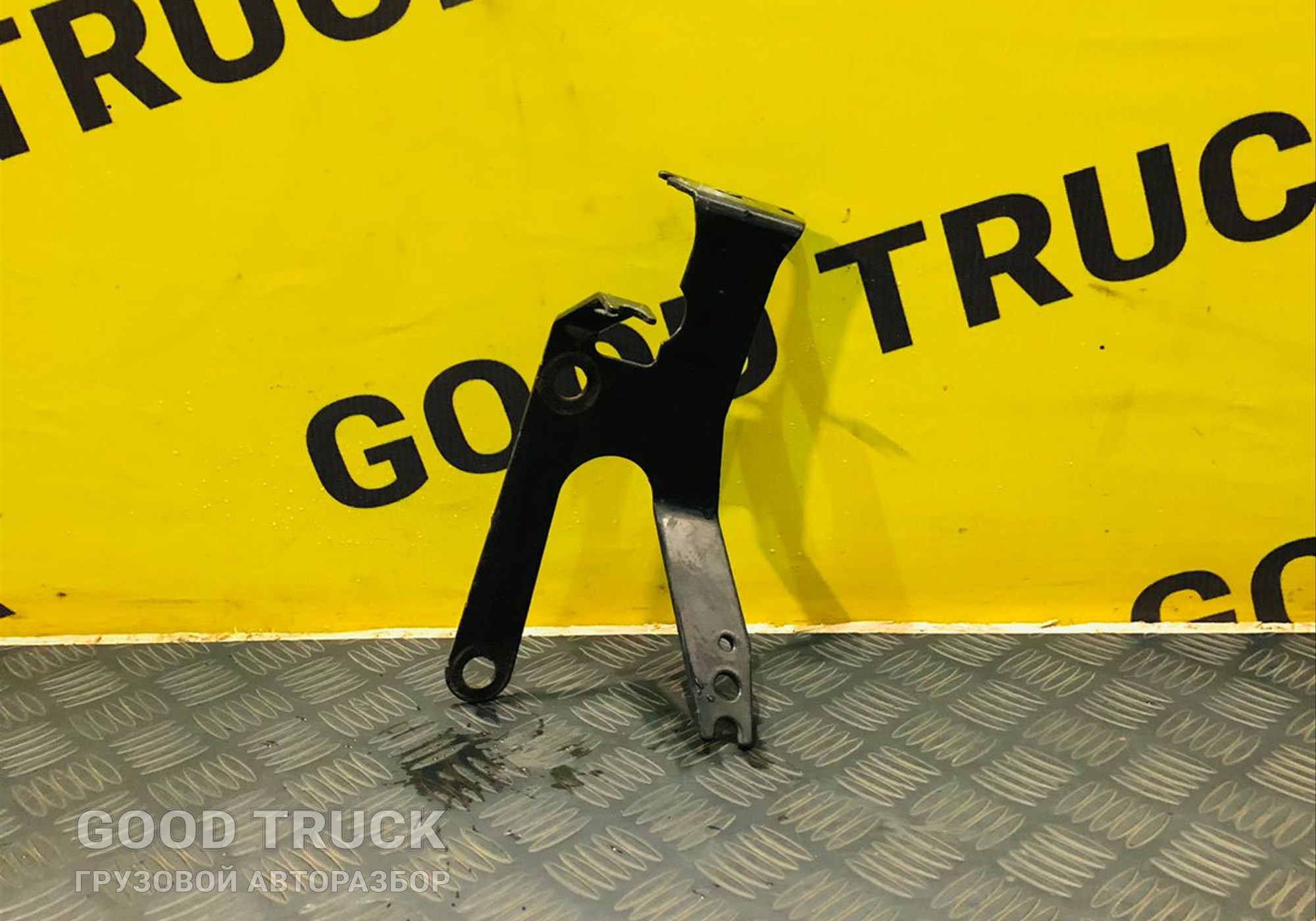 81619410323 Кронштейн патрубков отопителя для Man TGS для Man TGS II (с 2012)