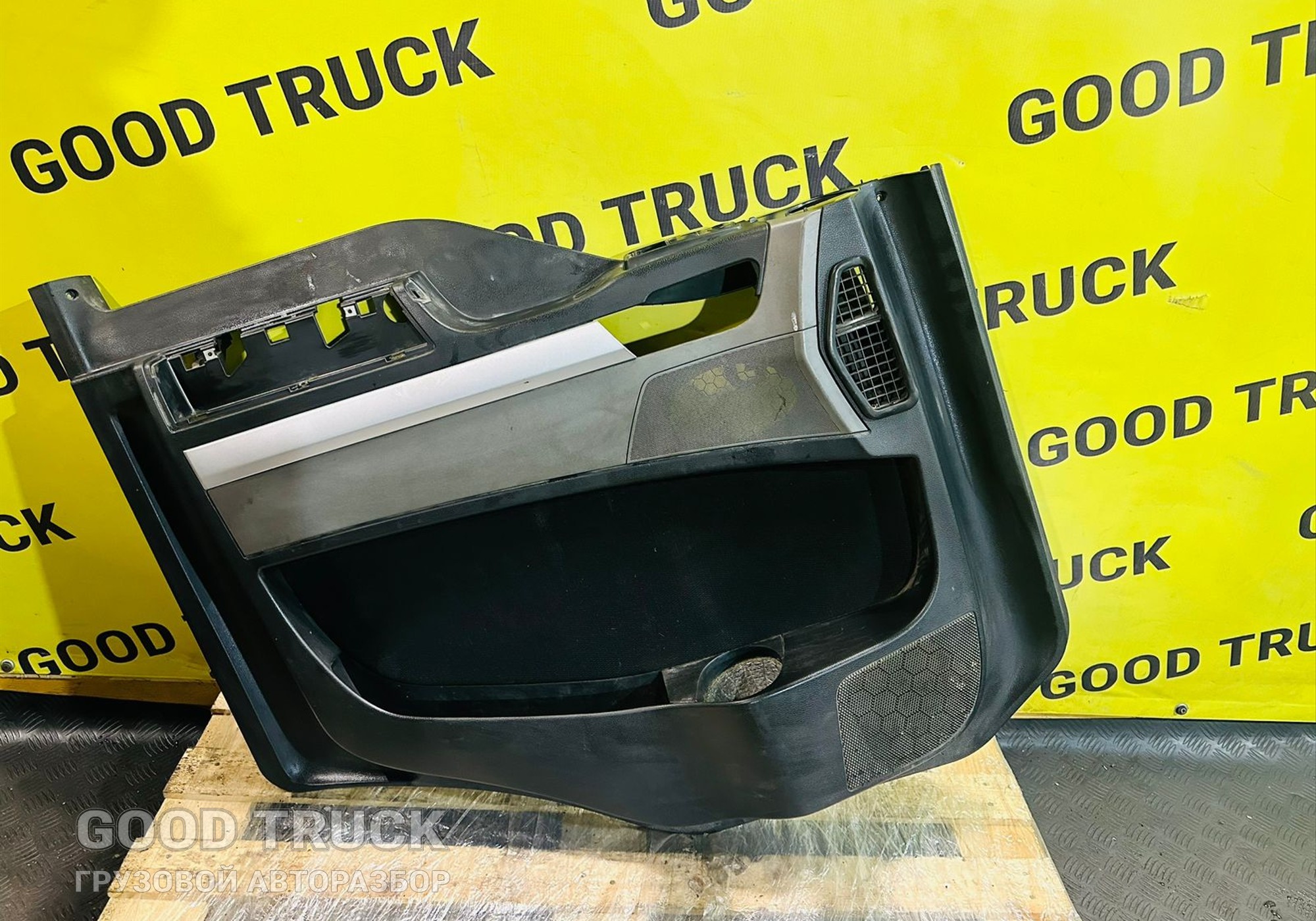 81626306107 Обшивка двери левой для Man TGS II (с 2012)