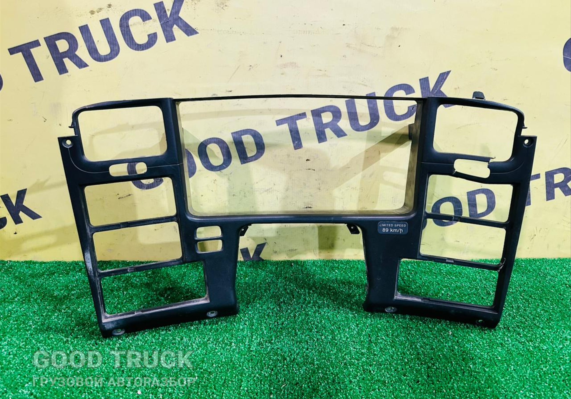 1728037 Накладка панели приборов для Scania 5-series