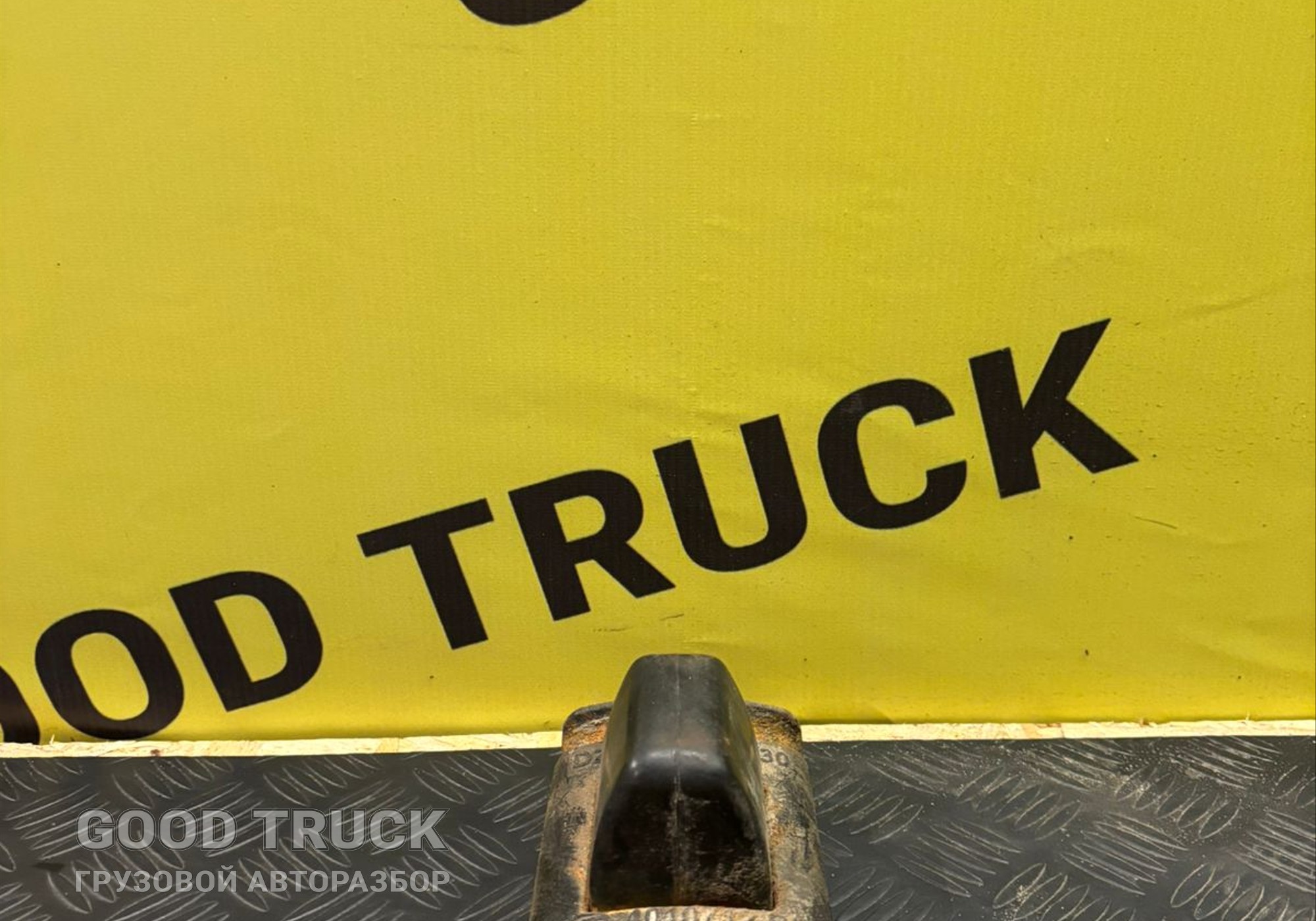 DZ96189690130 Накладка (башмак под стремянкой) рессоры для Shacman X6000 (с 2020)