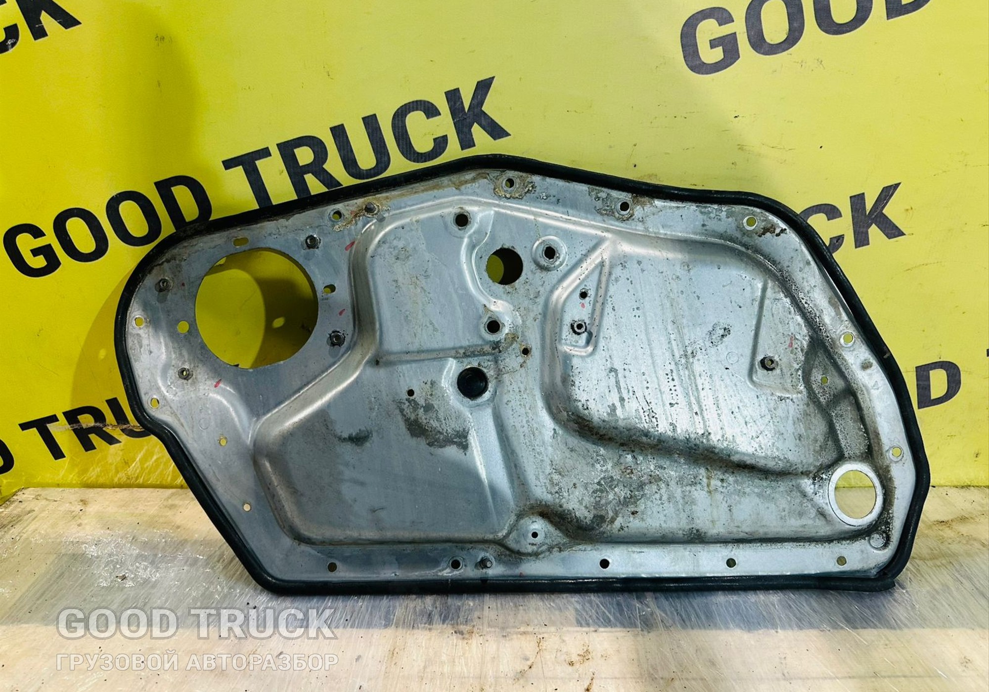 265052 Кронштейн стеклоподъемника двери