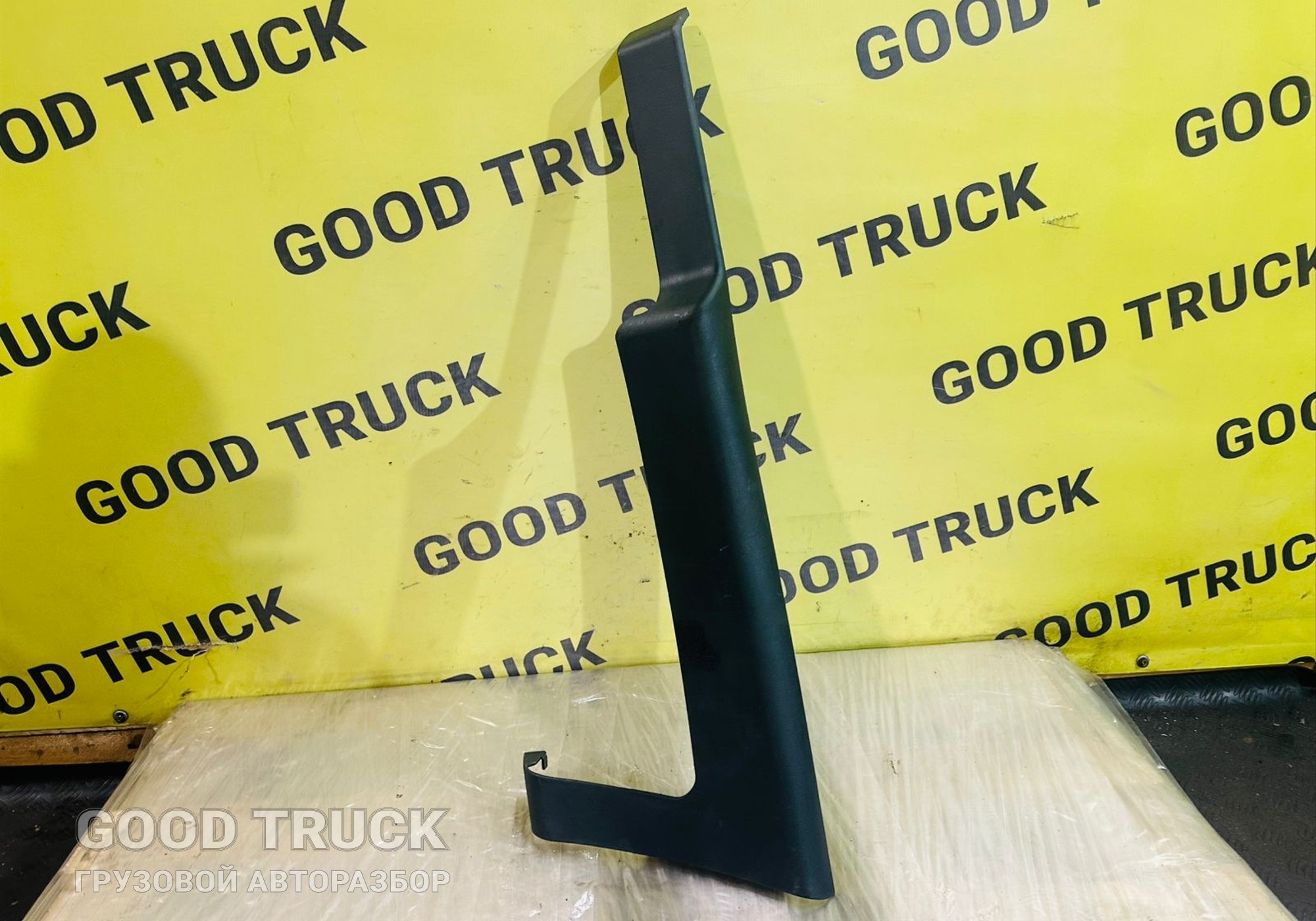 81629300136 Накладка декоративная для Man TGX I (с 2007)