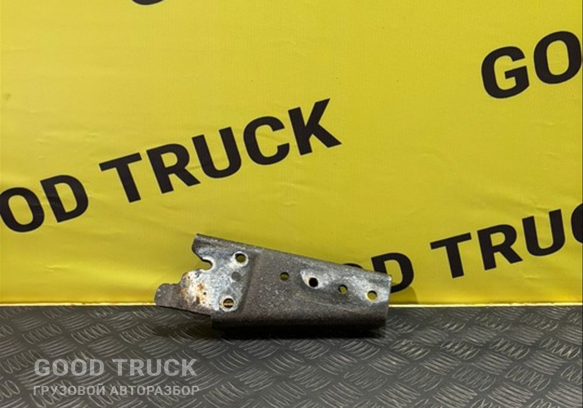 1021543 Кронштейн для Полуприцепы Schmitz