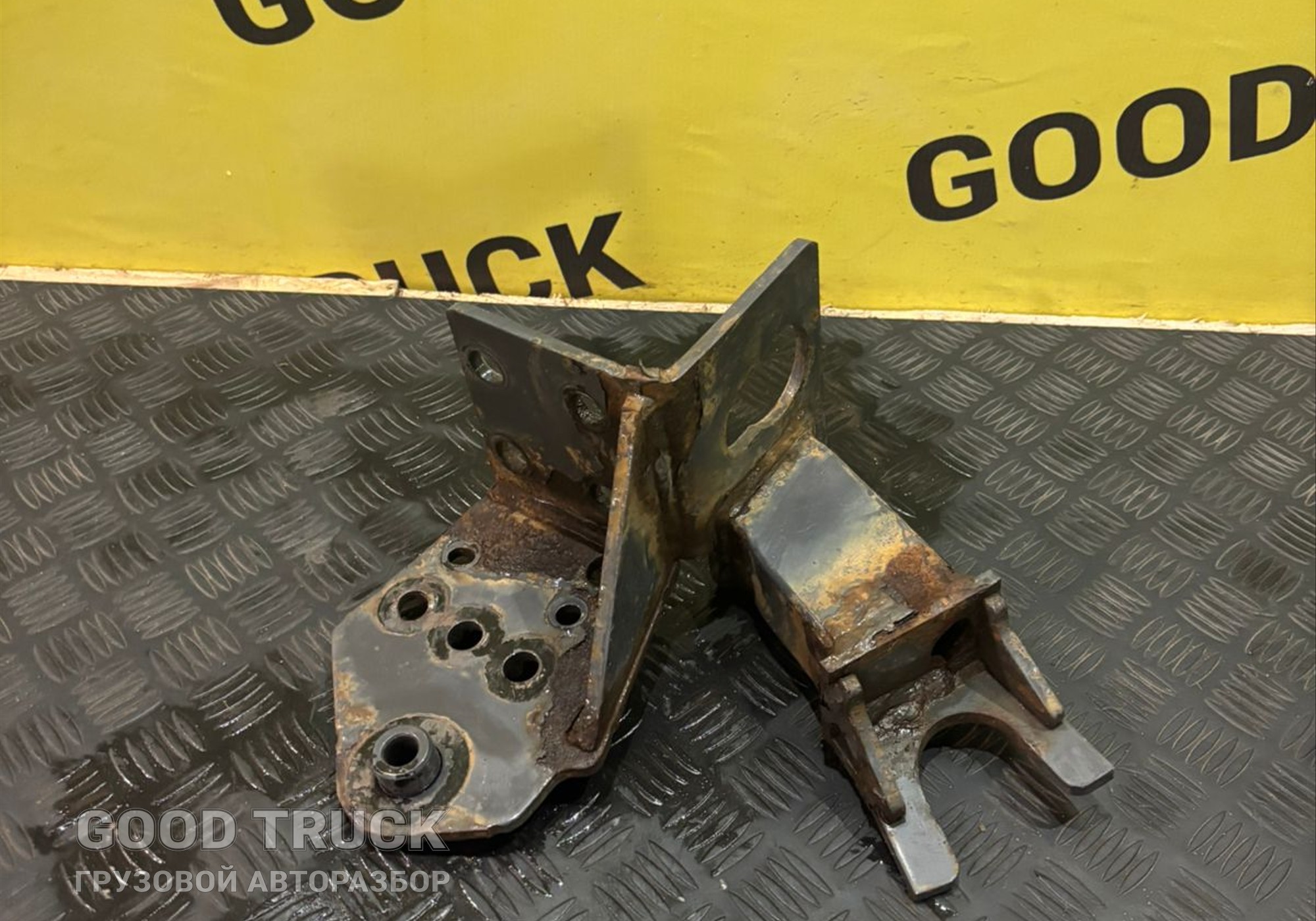 20499244 Кронштейн усилителя переднего бампера для Volvo FH 3 (с 2008 по 2012)