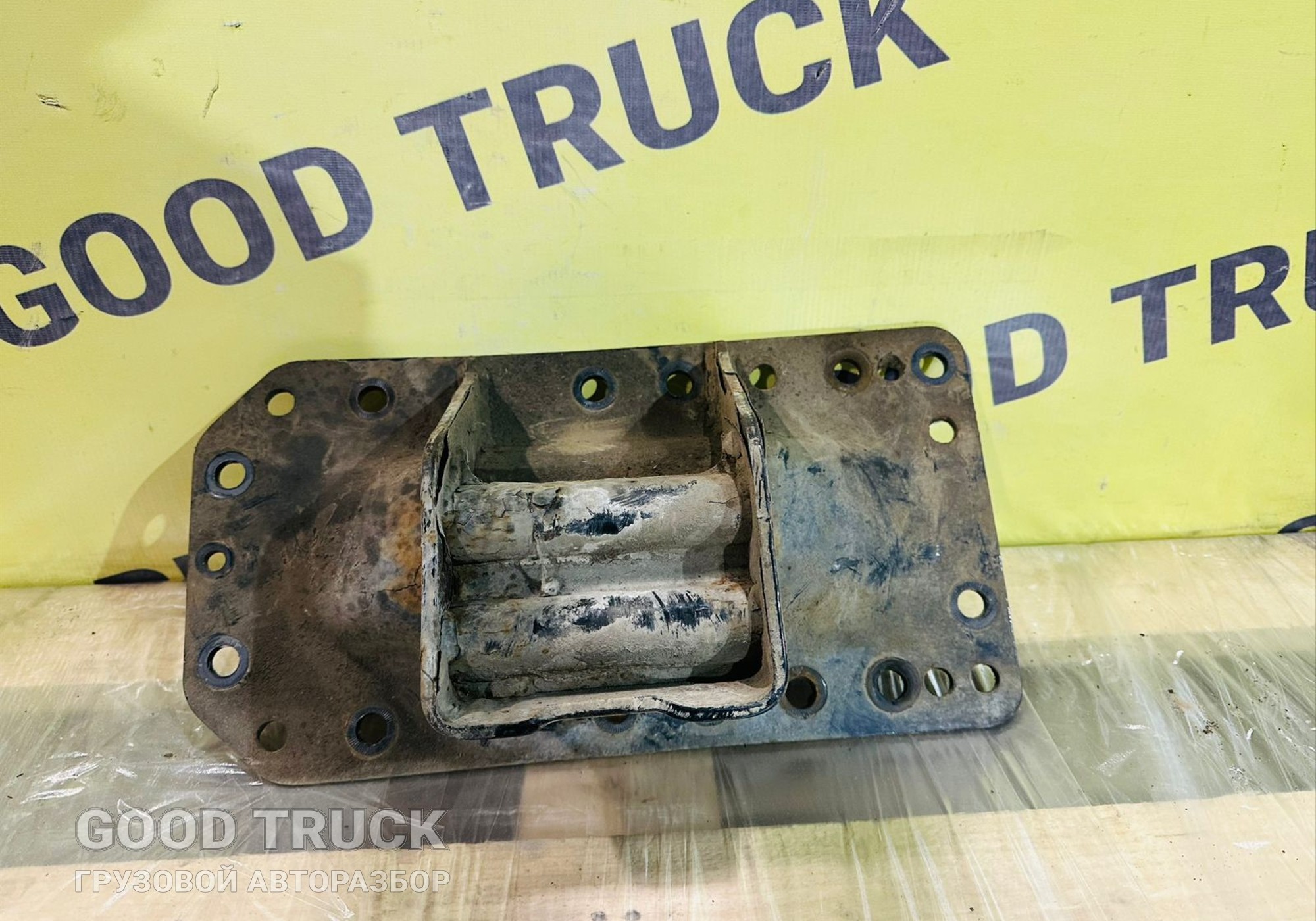 81412055056 Кронштейн траверсы под КПП для Man TGX I (с 2007)