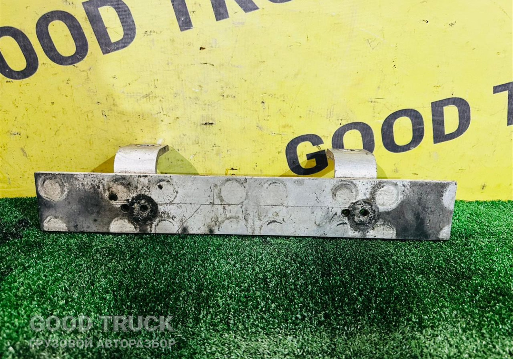 21699970 Кронштейн трапа над кпп для Volvo FH