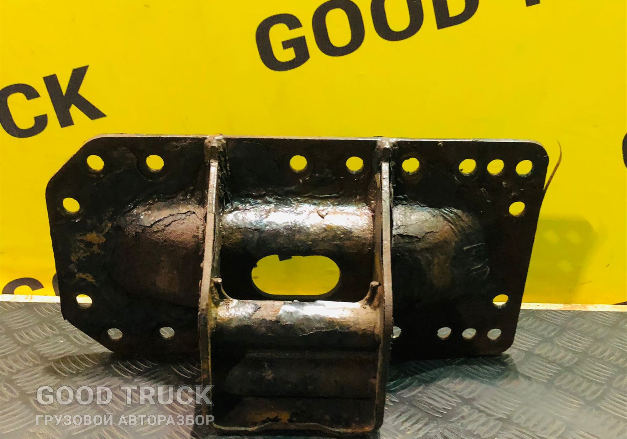 81412055056 Кронштейн траверсы под КПП левый Man TGS II для Man TGS I (с 2007)