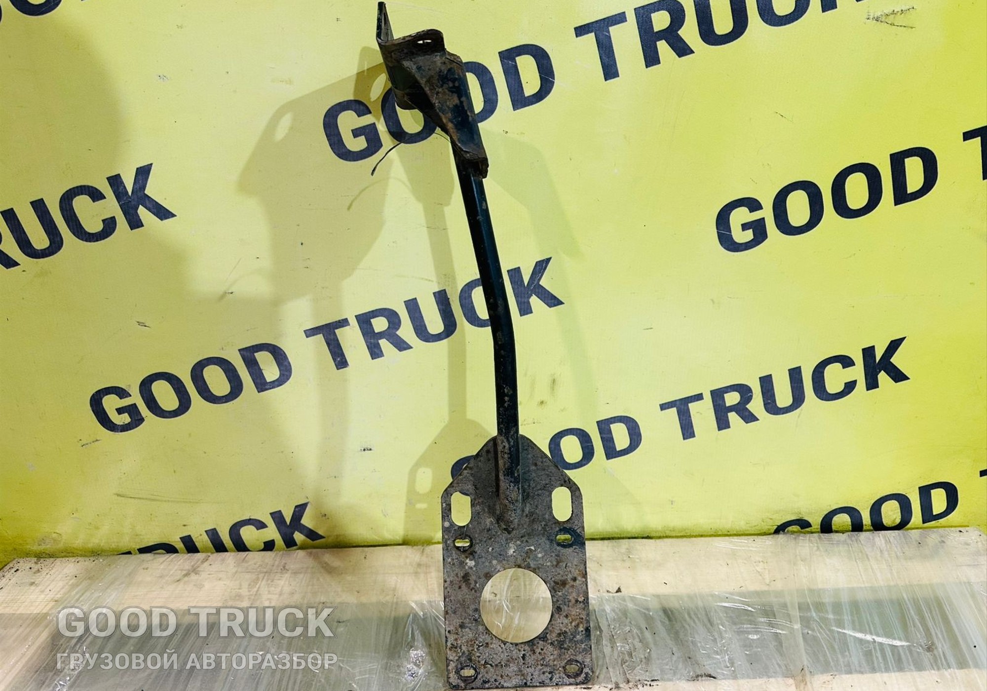 81612435419 Кронштейн крыла переднего левого для Man