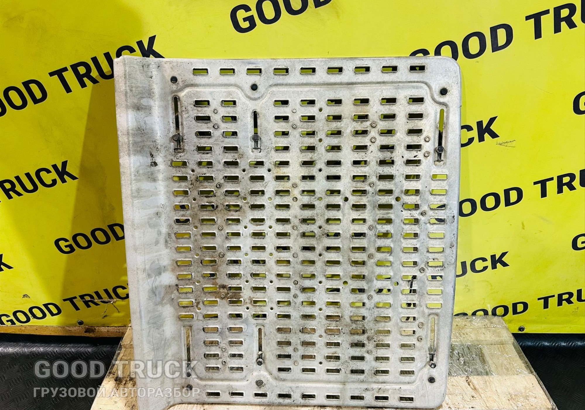 1940921 Трап на раму за кабиной для Daf XG