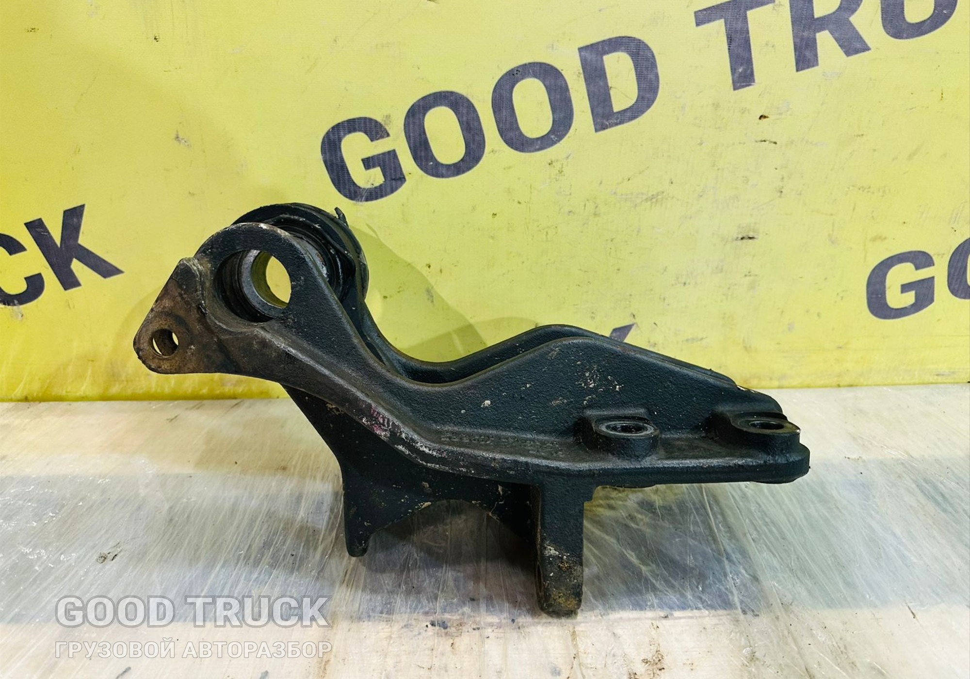 A9408914920 Кронштейн торсиона кабины правый для Mercedes-Benz Axor