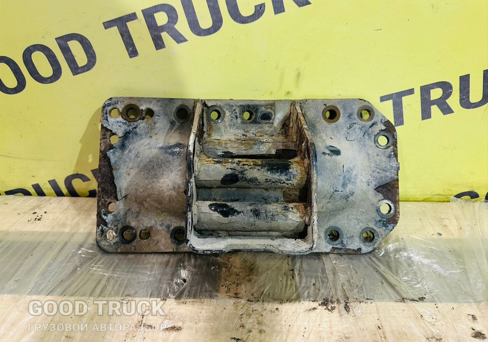 81412055056 Кронштейн траверсы кпп для Man TGS II (с 2012)