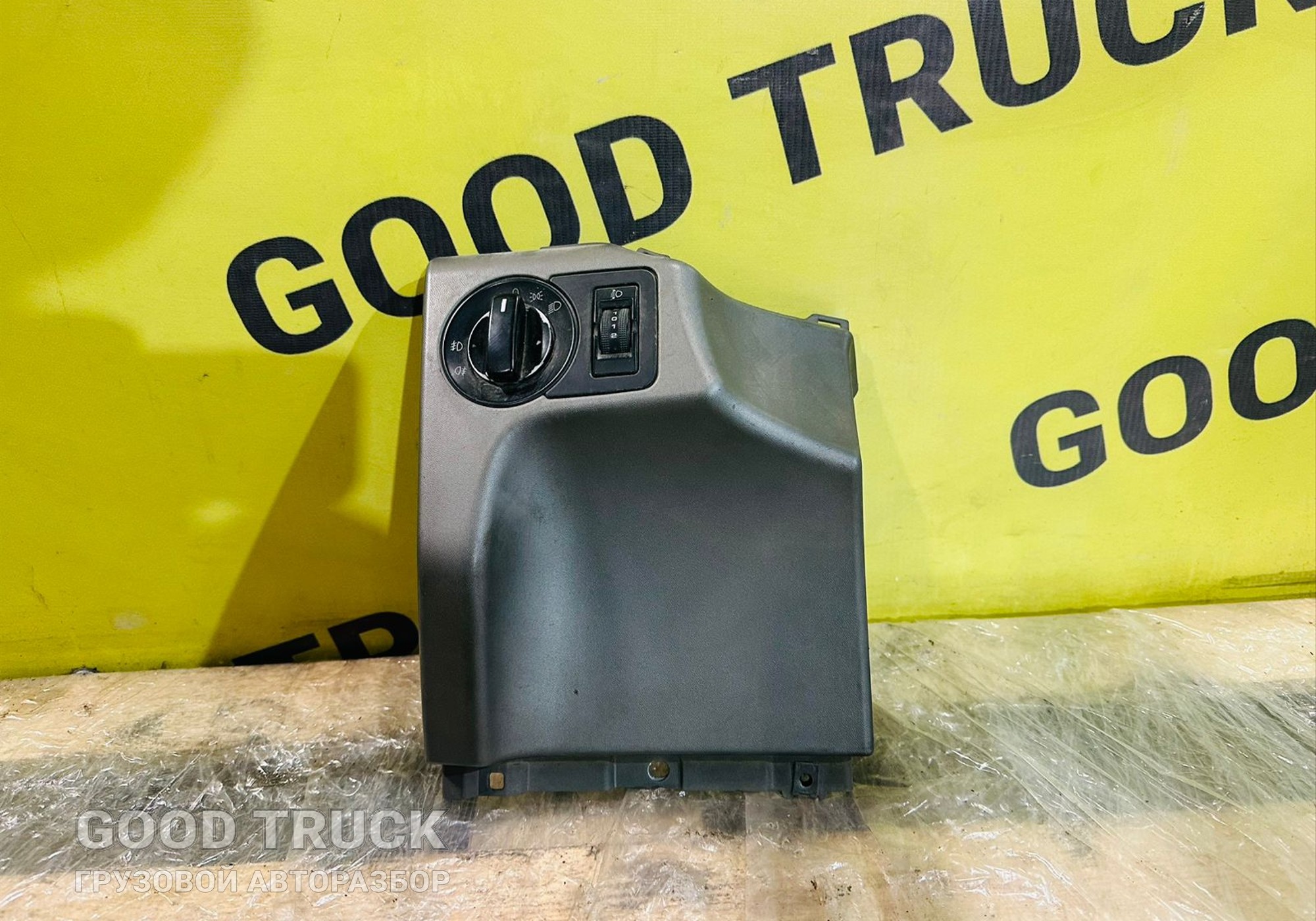 81617016305 Передняя панель салона для Man