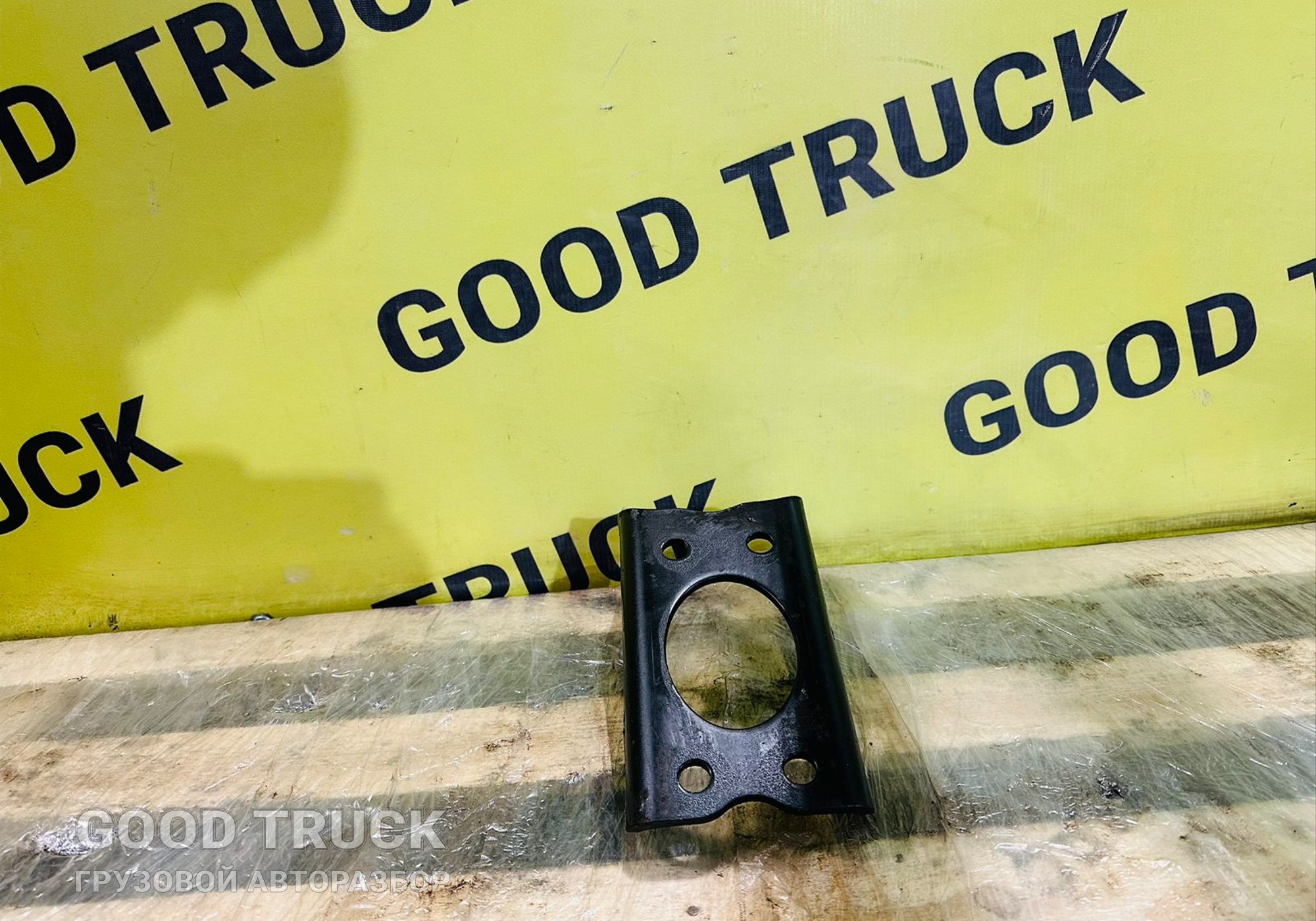 81437400195 Кронштейн амортизатора переднего для Man TGX I (с 2007)