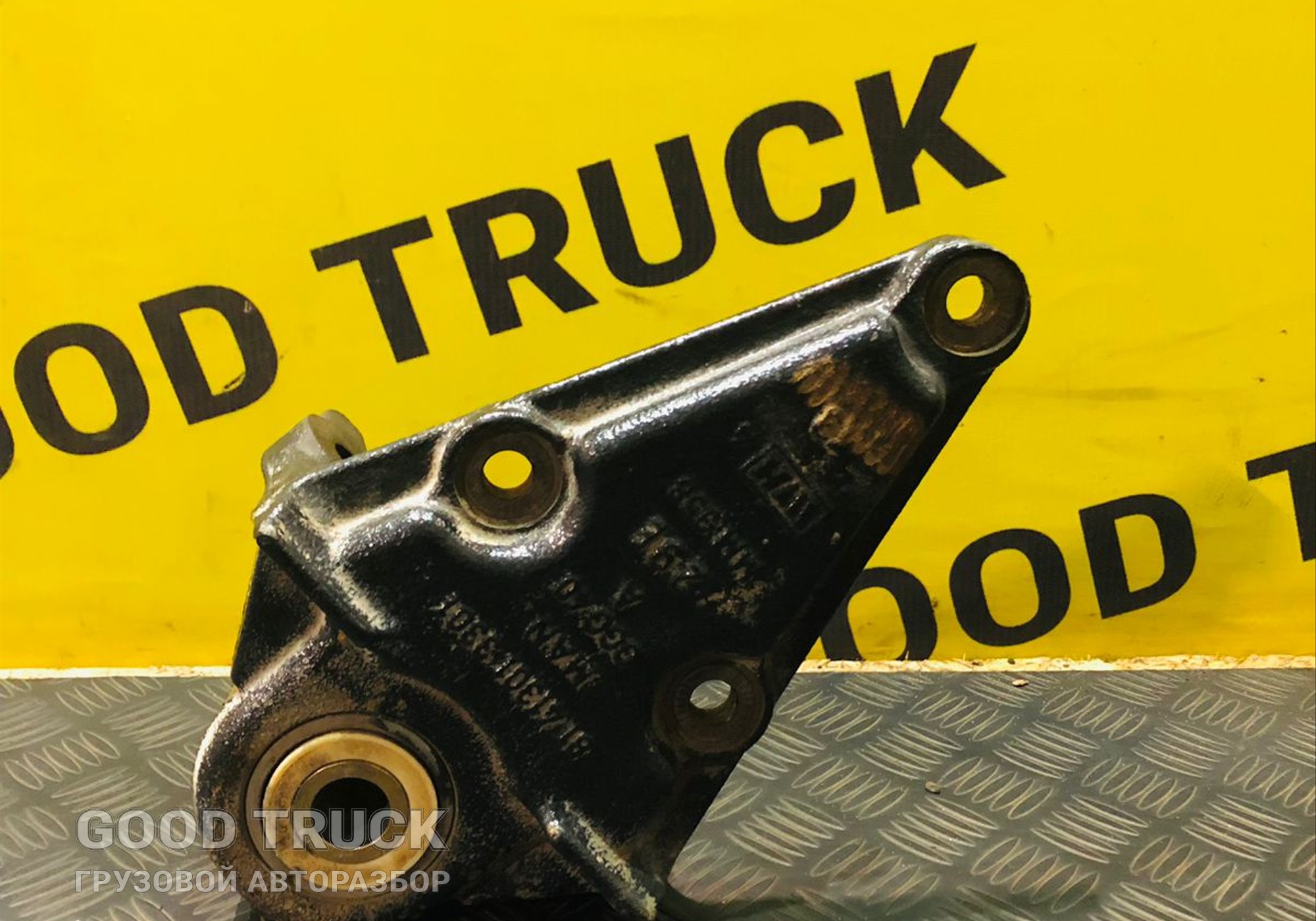 81413013301 Кронштейн передней рессоры для Man TGX