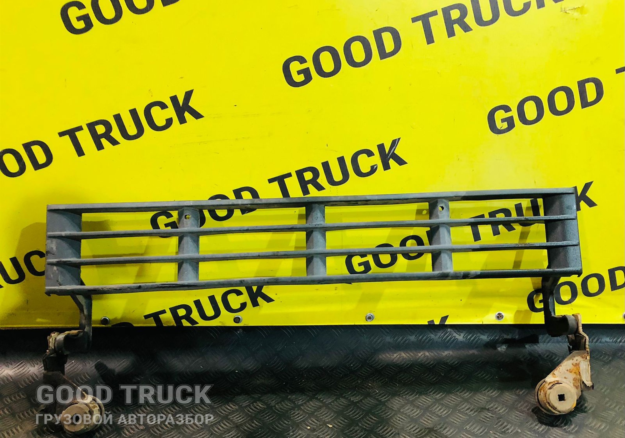 20545094 Подножка переднего бампера Volvo FН для Volvo FH 3 (с 2008 по 2012)