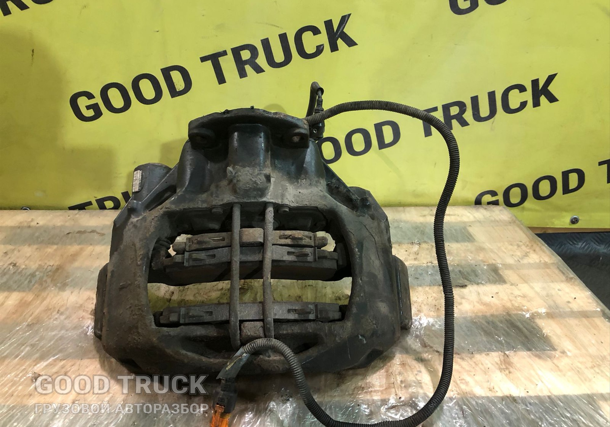 81508046608 Суппорт передний правый для Man TGX II (с 2012)