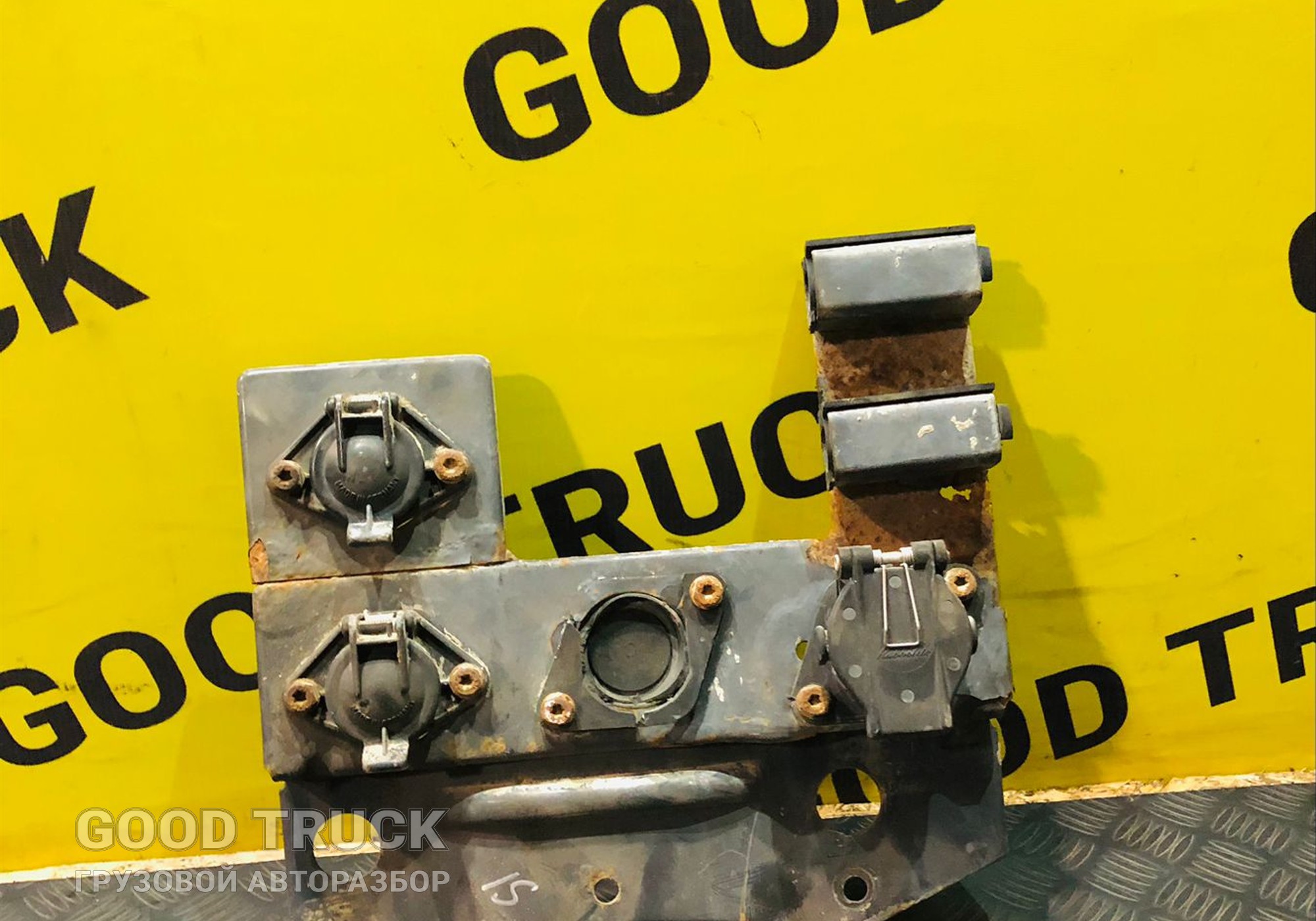 1506244 Кронштейн электрического разъема для Scania 5-series R (с 2004 по 2016)