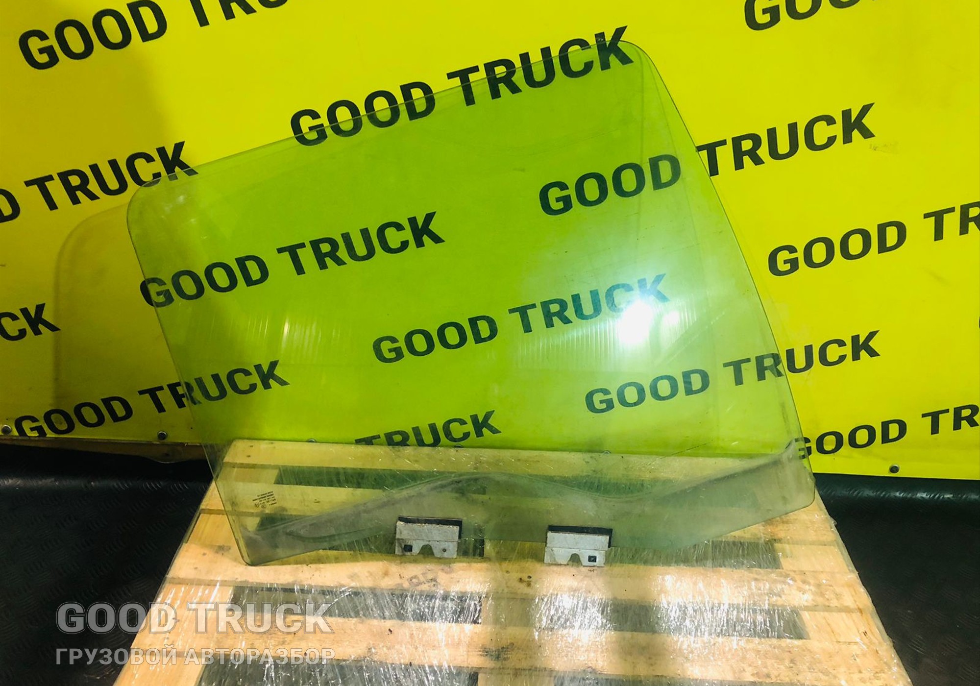 81626450036 Стекло двери правой