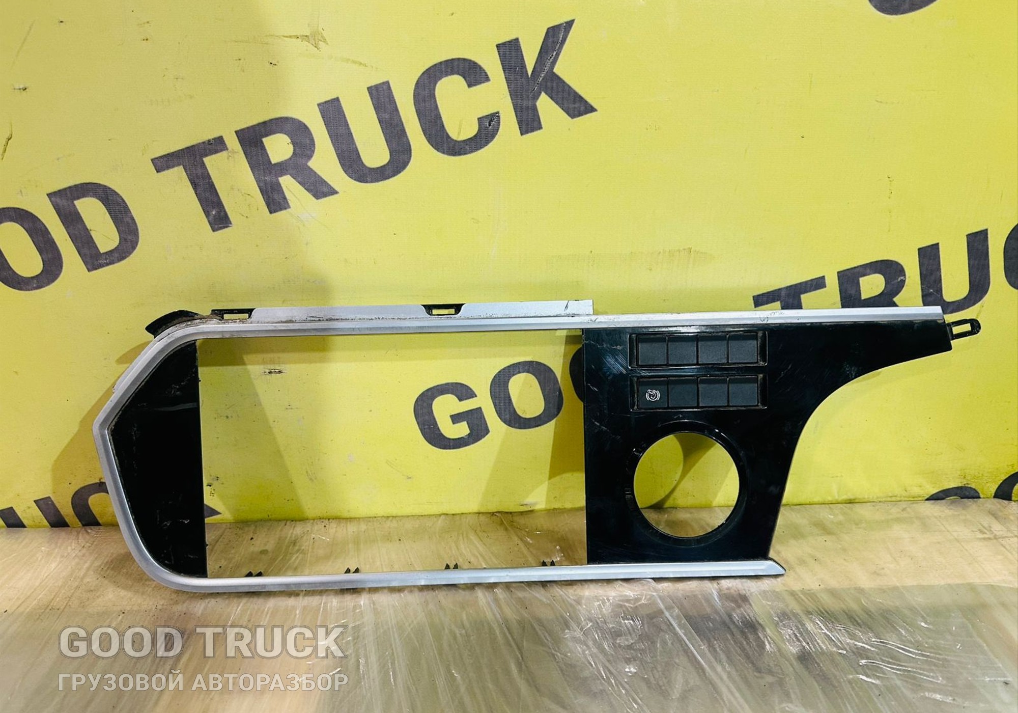 2310790 Накладка панели приборов