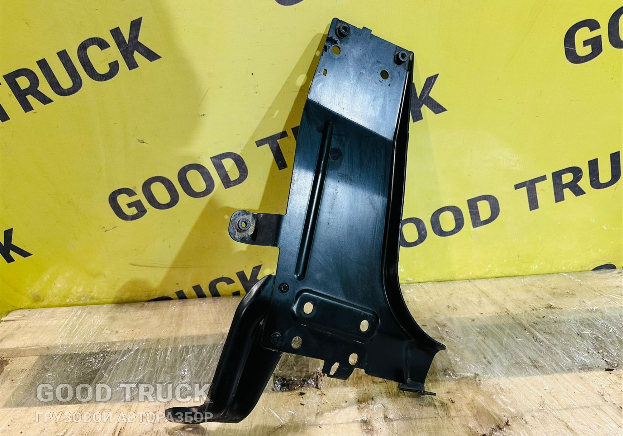 2318433 Кронштейн крыла левый для Daf XF