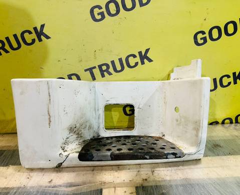 81615100976 Подножка правая для Man