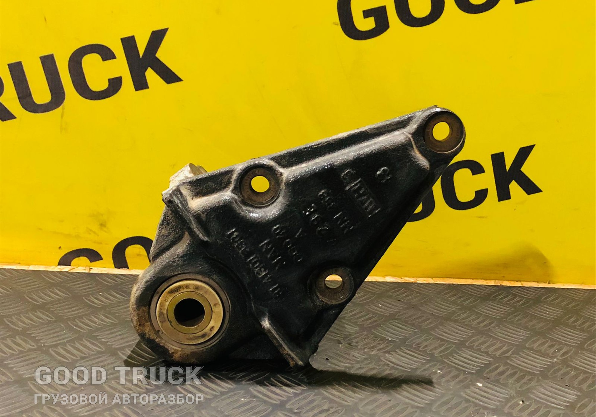 81413013301 Кронштейн передней рессоры для Man TGX I (с 2007)