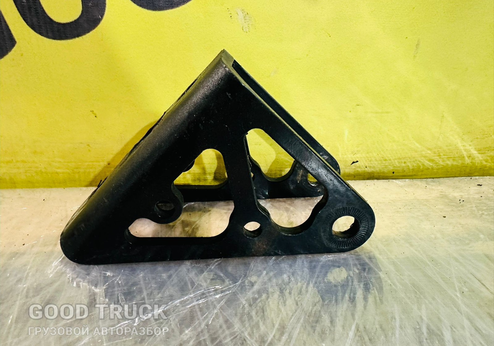 81417010090 Кронштейн амортизатора кабины для Man TGA