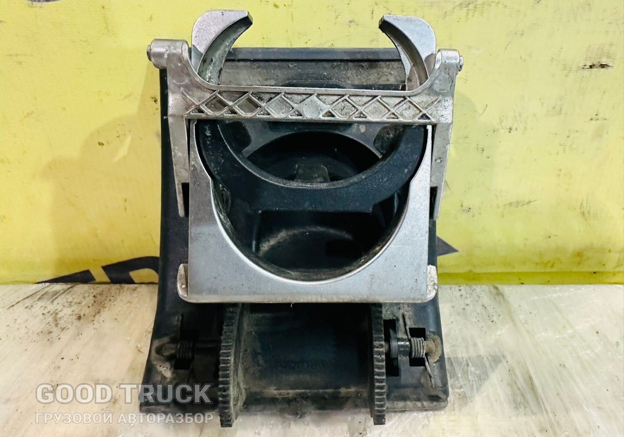 1484973 Подстаканник для Scania 5-series R (с 2004 по 2016)