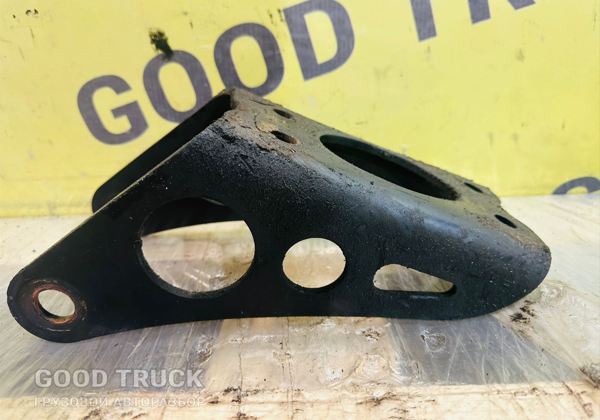 81437400195 Кронштейн амортизатора переднего для Man TGX II (с 2012)