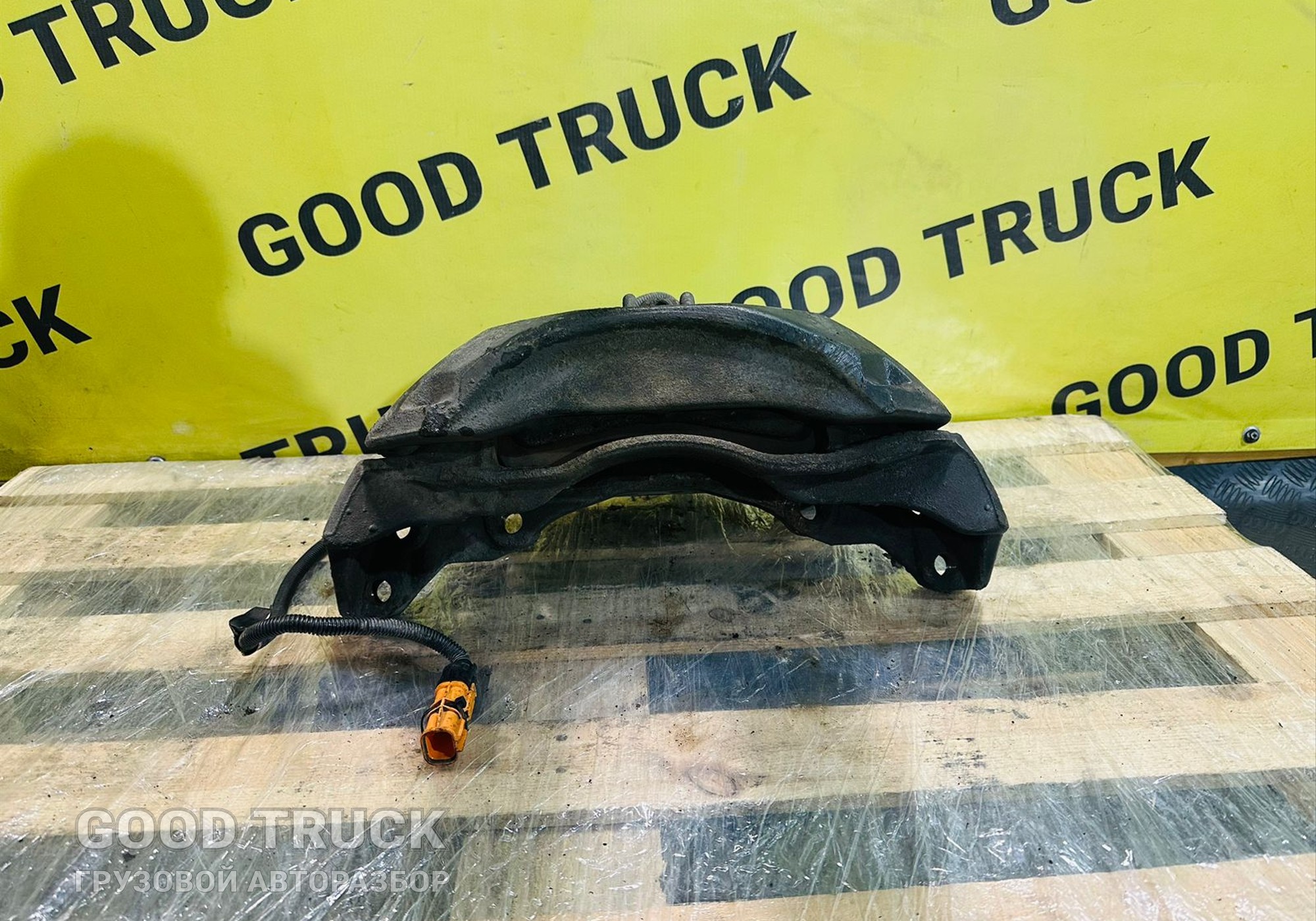 81508046636 Суппорт тормозной передний правый для Man TGS