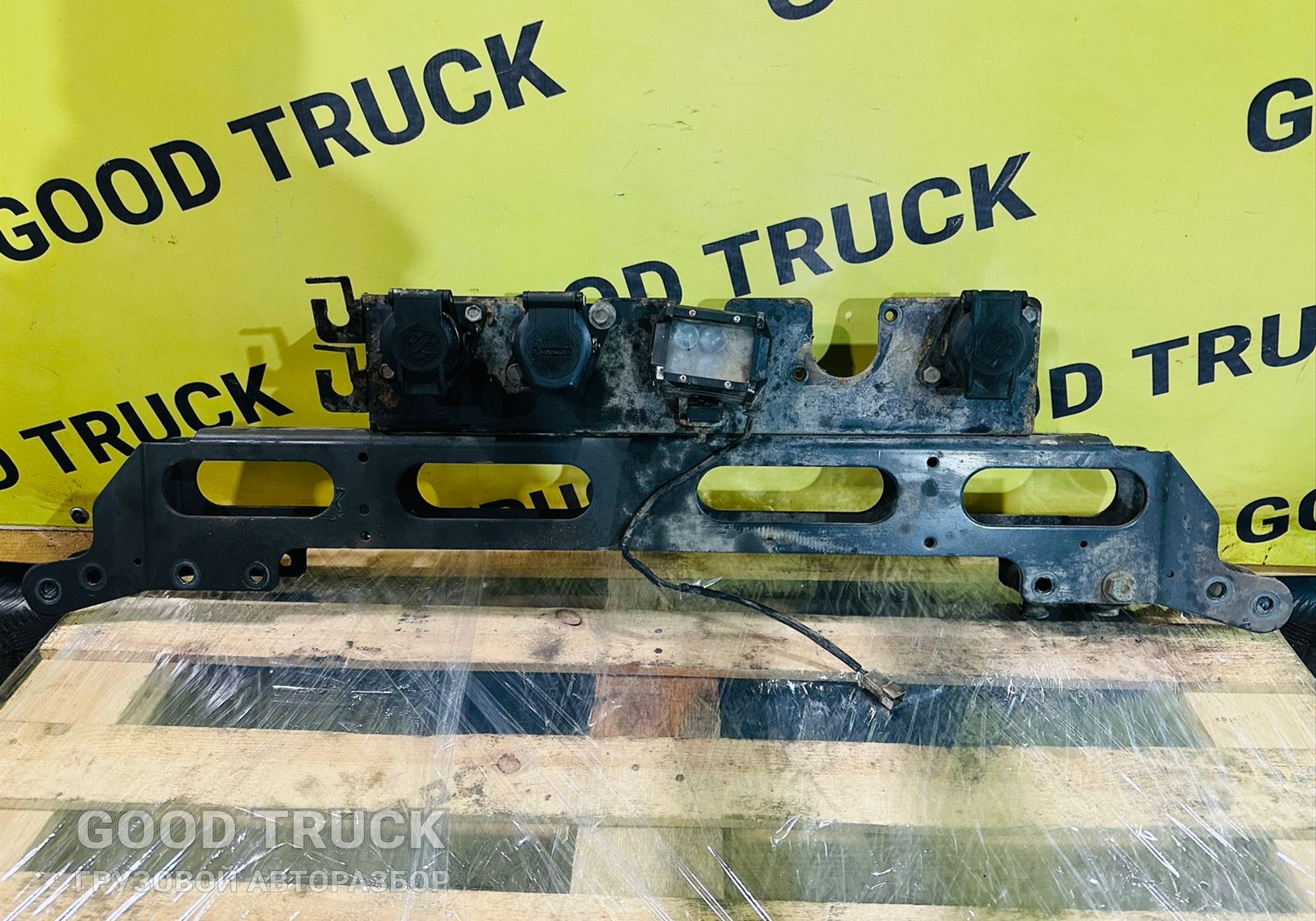 9303100058 Кронштейн перекидок для КАМАЗ 5490