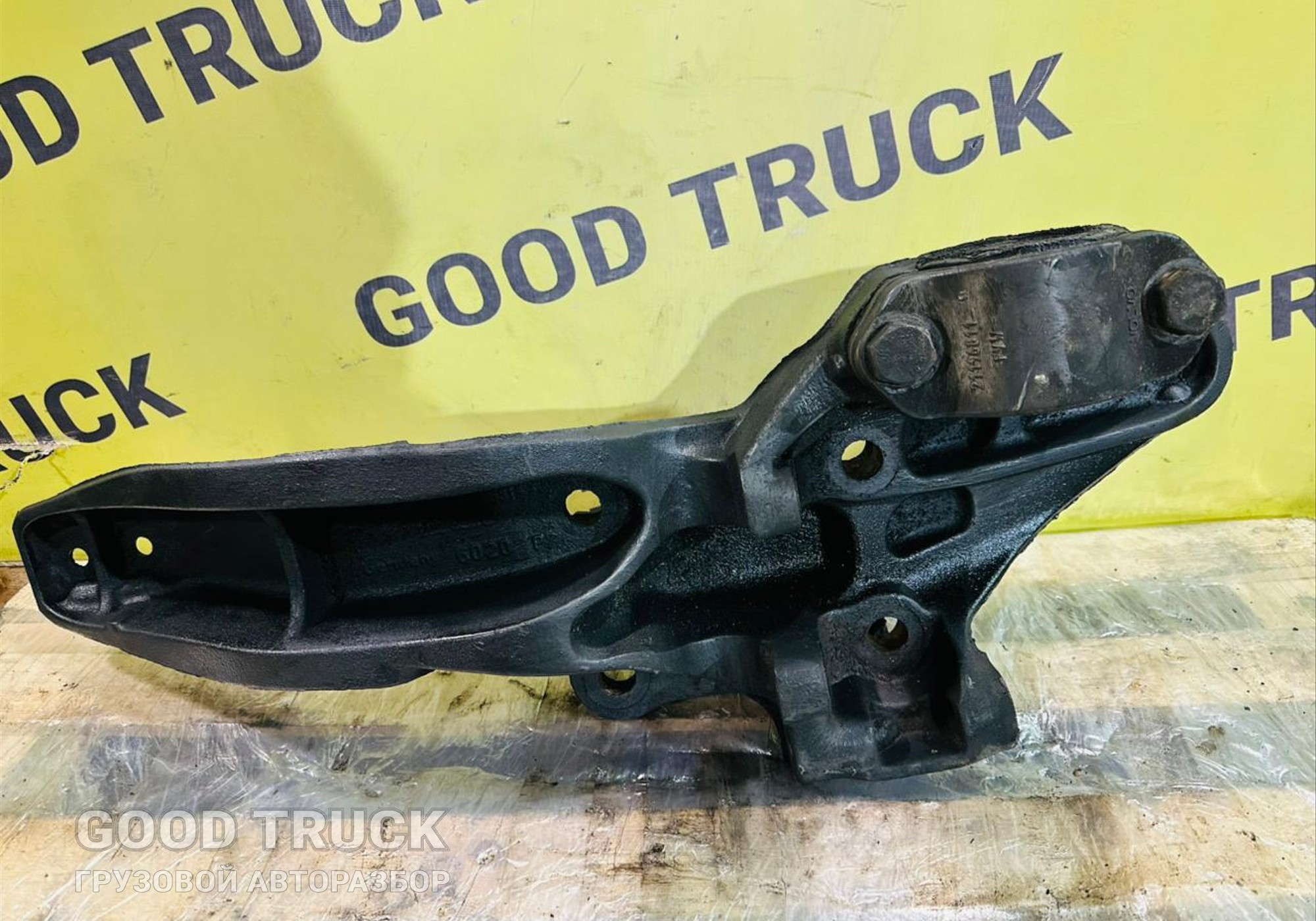 21196819 Кронштейн пневморессоры левый для Volvo FH 4 (с 2012)
