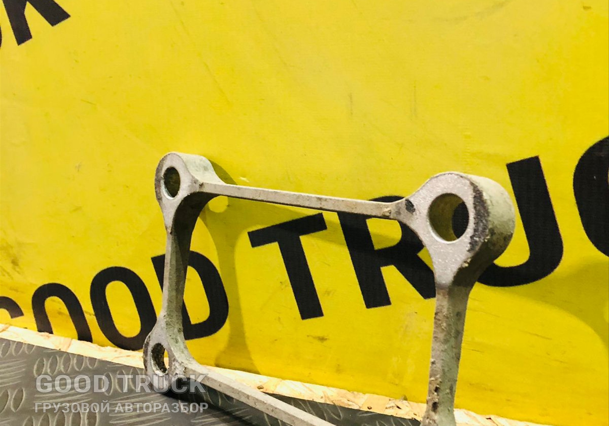 81418200185 Кронштейн топливного бака Man TGS для Man TGS II (с 2012)