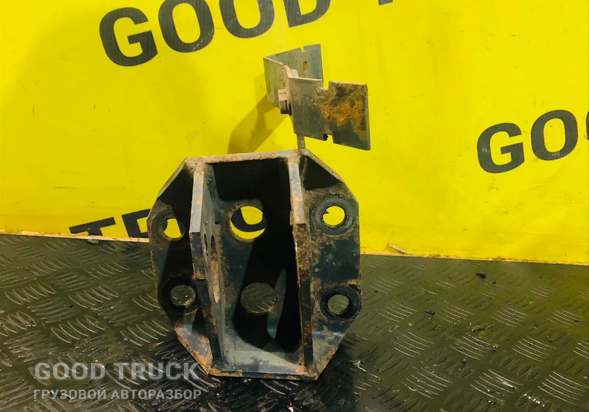 1629924 Кронштейн стабилизатора задний левый DAF XF для Daf XF105 (с 2005)