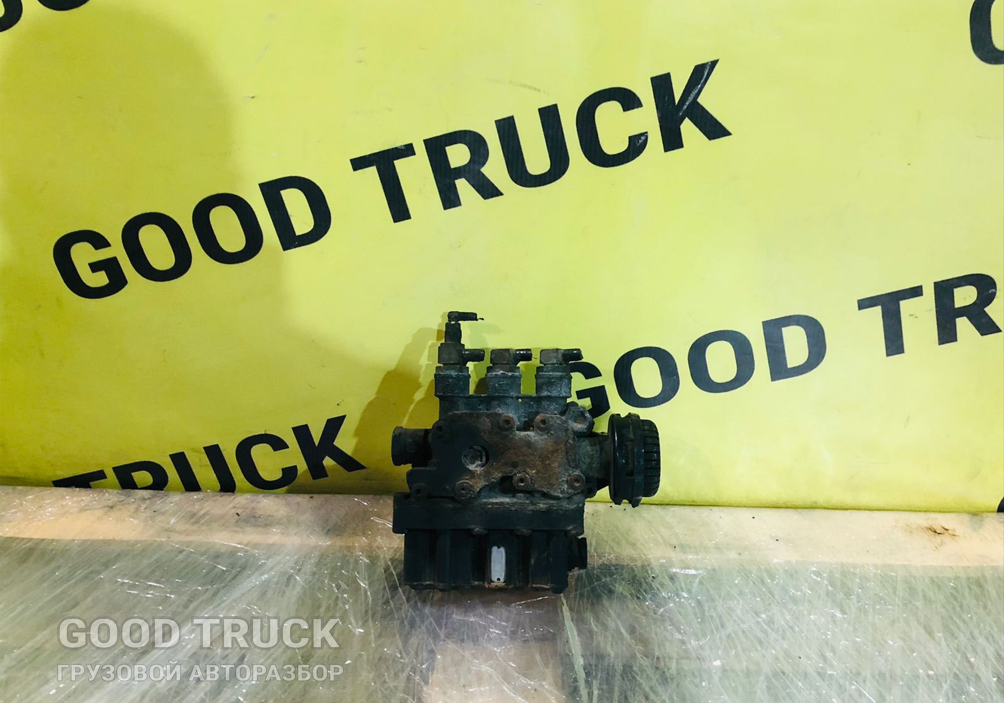 81259026239 Кран уровня пола главный для Scania