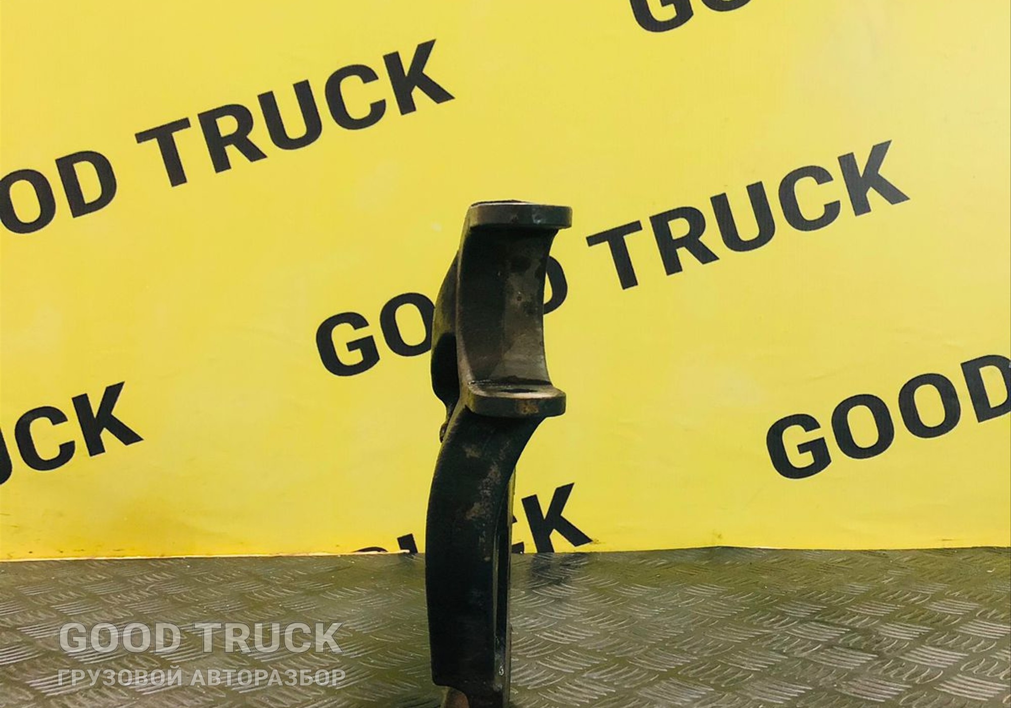 20703965 Кронштейн амортизатора правый для Volvo FH 3 (с 2008 по 2012)