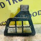 1641631 Кронштейн подножки правый