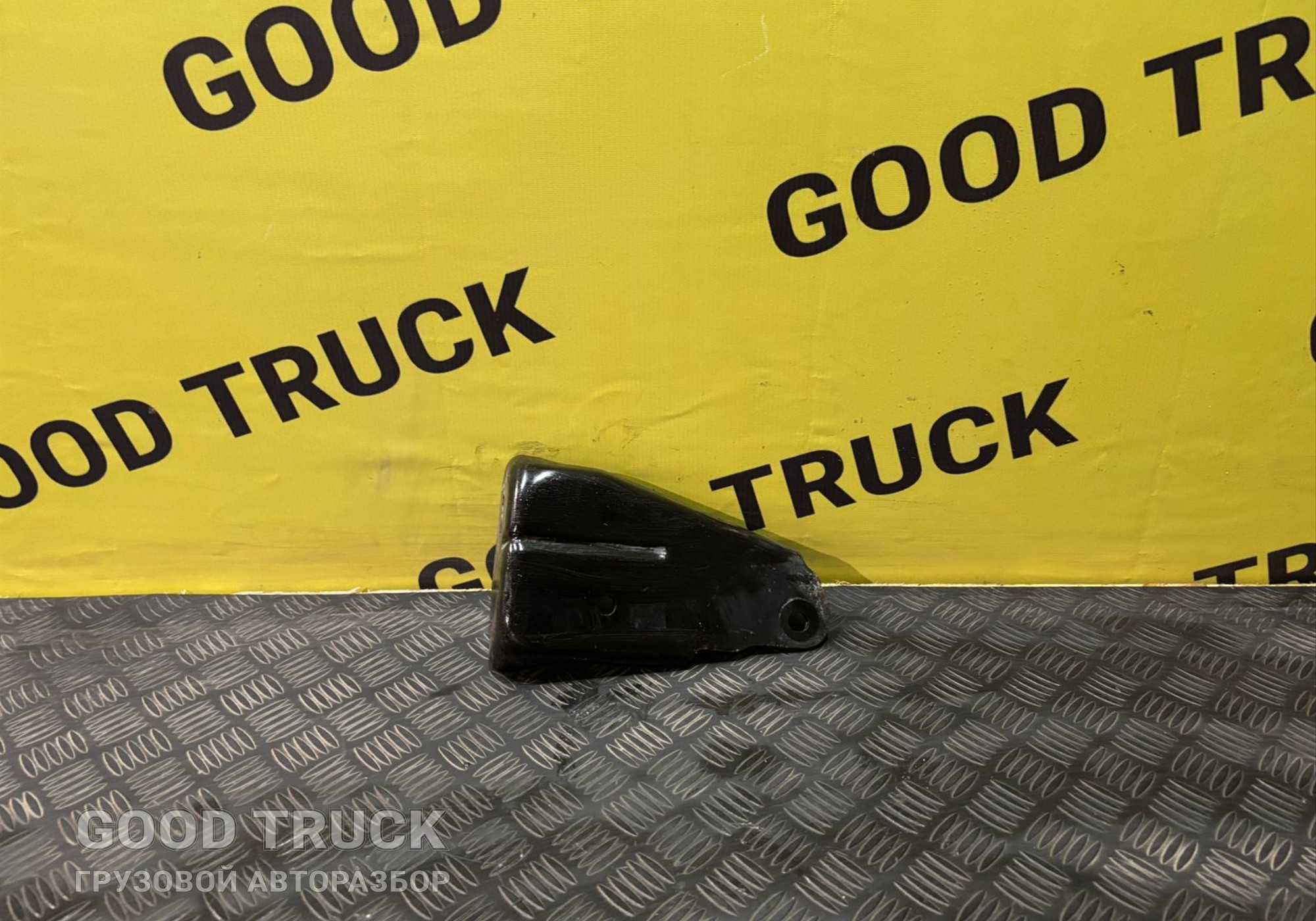 DZ9X259620091 Кронштейн переднего бампера для Shacman X6000 (с 2020)