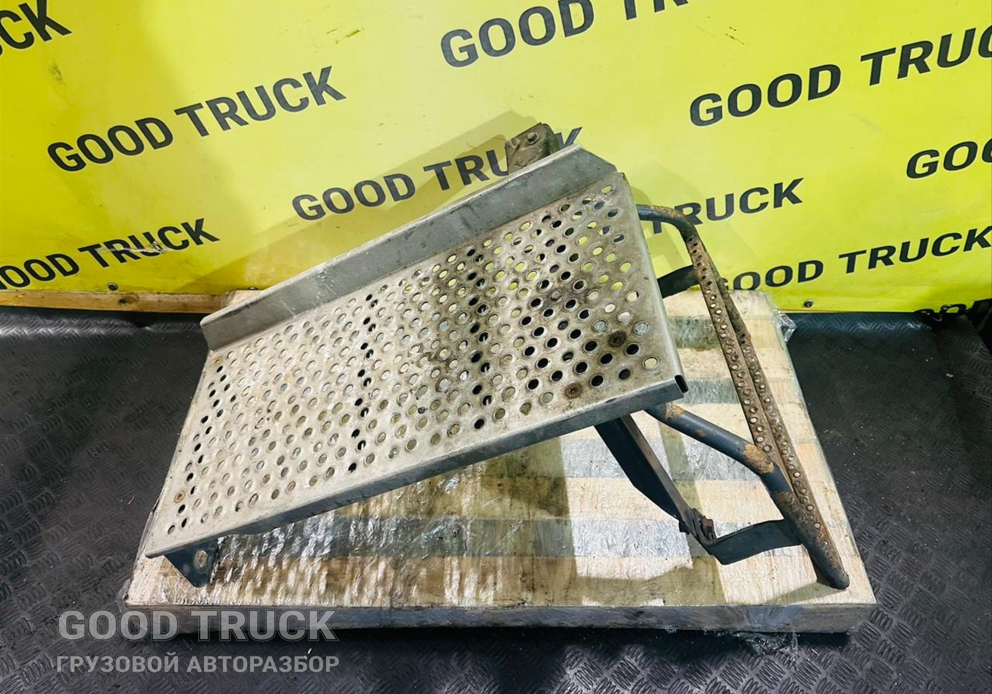 1689813 Лесница обслуживания для Daf XF105 (с 2005)