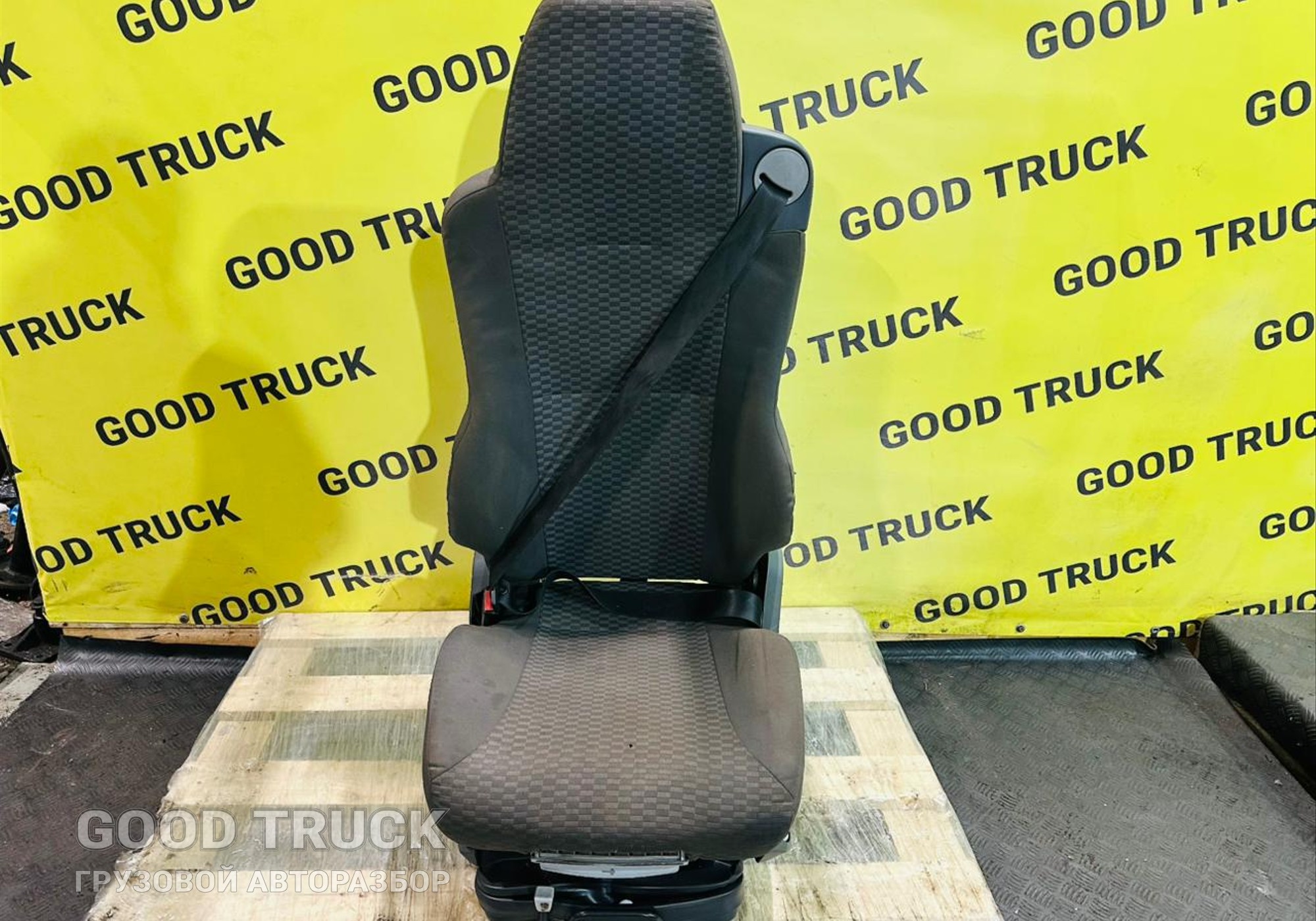 81623076665 Сиденье переднее левое для Man