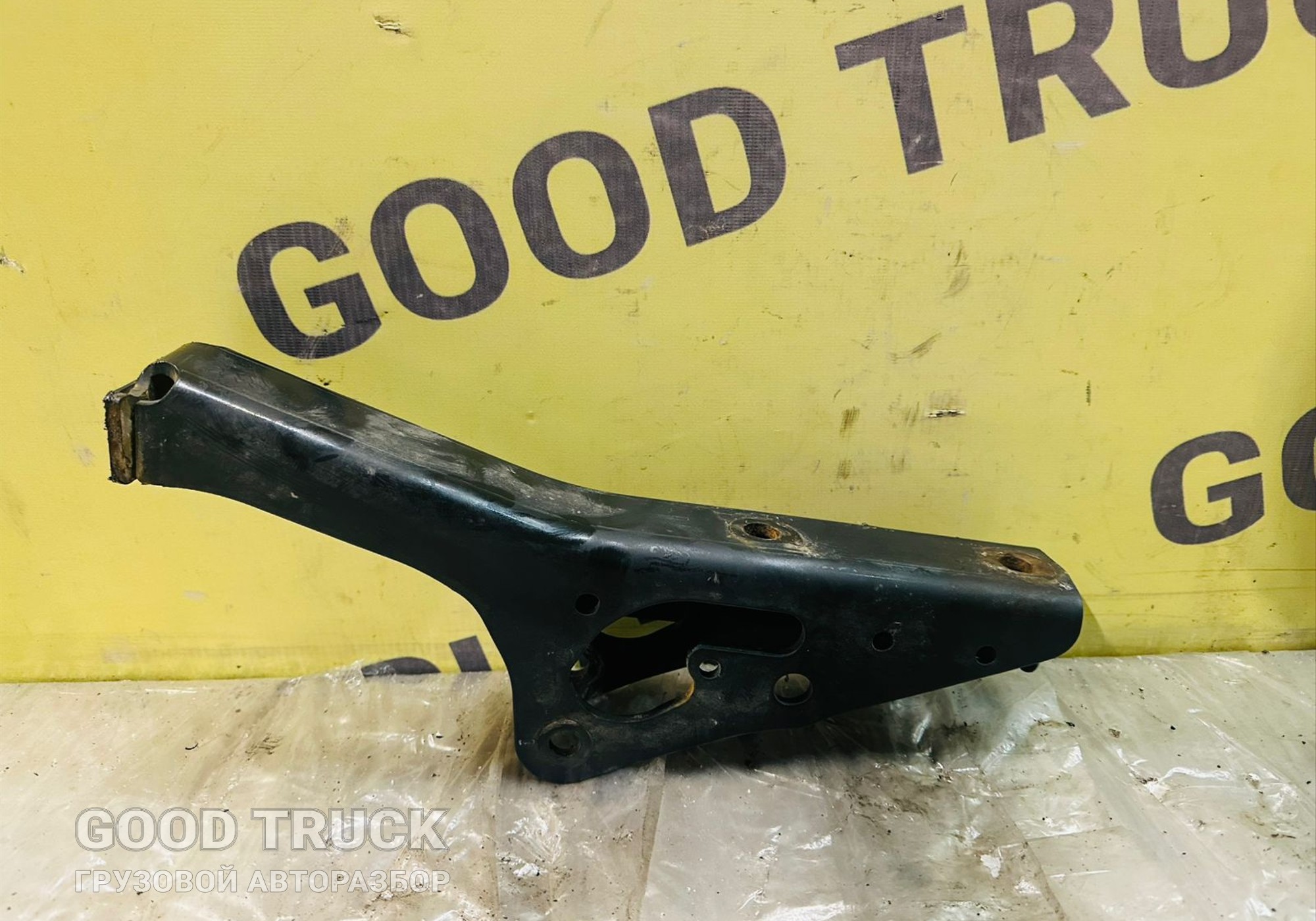 81417010092 Кронштейн подушки кабины передний для Man