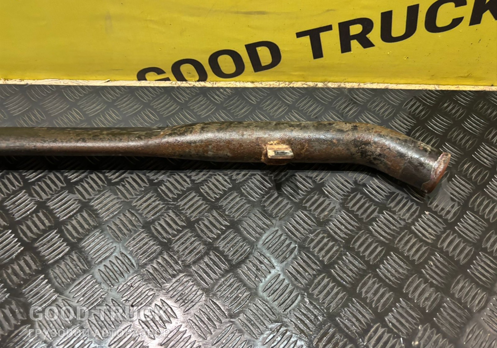 1781926 Патрубок ретардера кпп для Scania 5-series R (с 2004 по 2016)