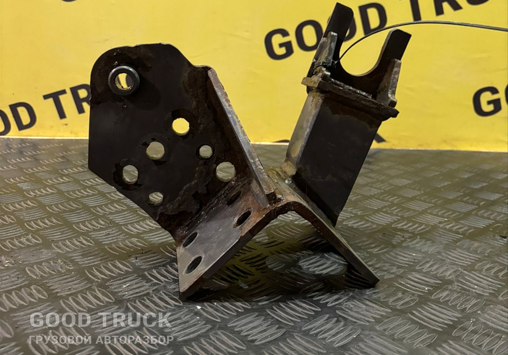 20499244 Кронштейн переднего бампера для Volvo FH 3 (с 2008 по 2012)