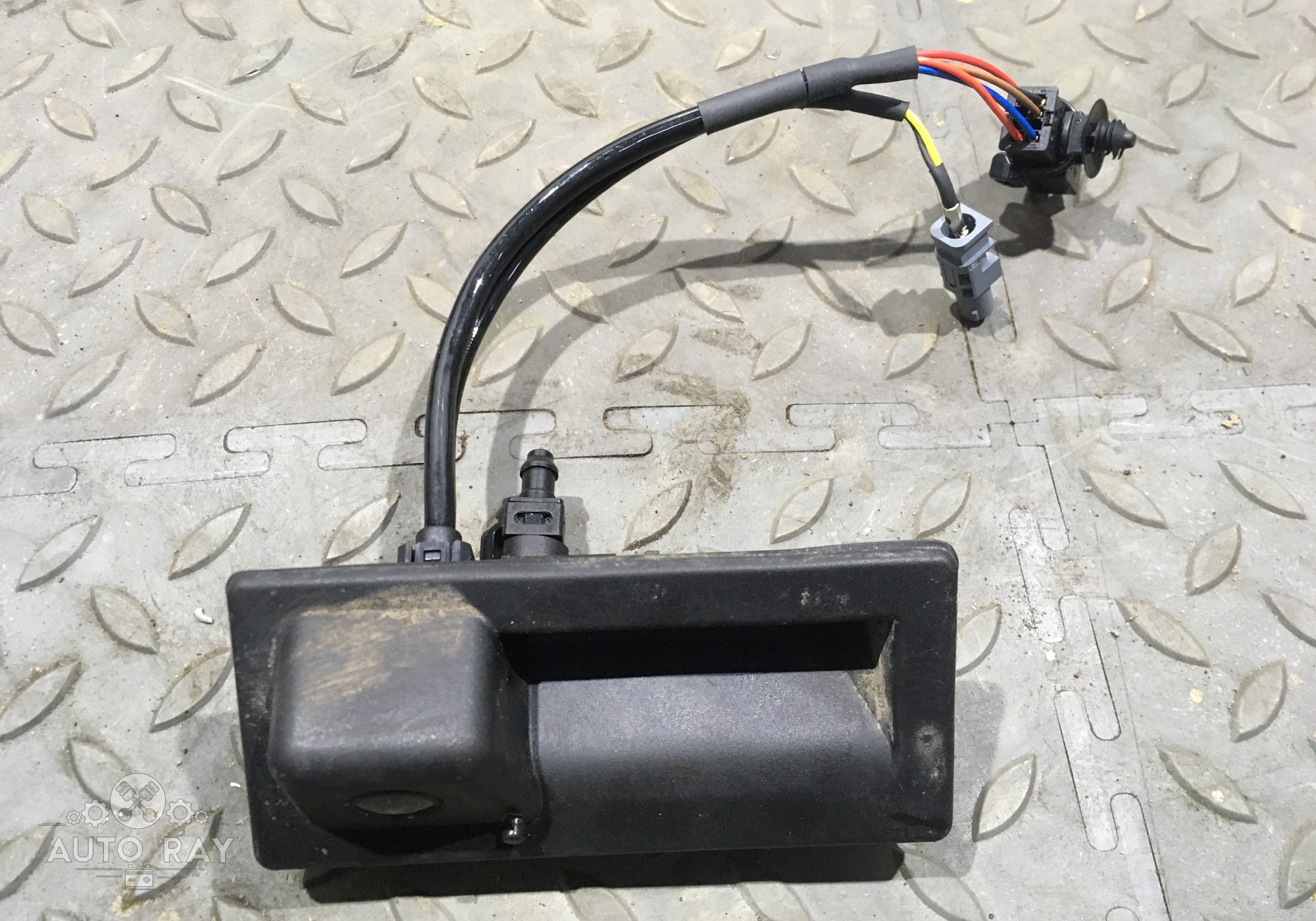 5NA827566D Кнопка открывания багажника с камерой для Volkswagen Tiguan II (с 2016)