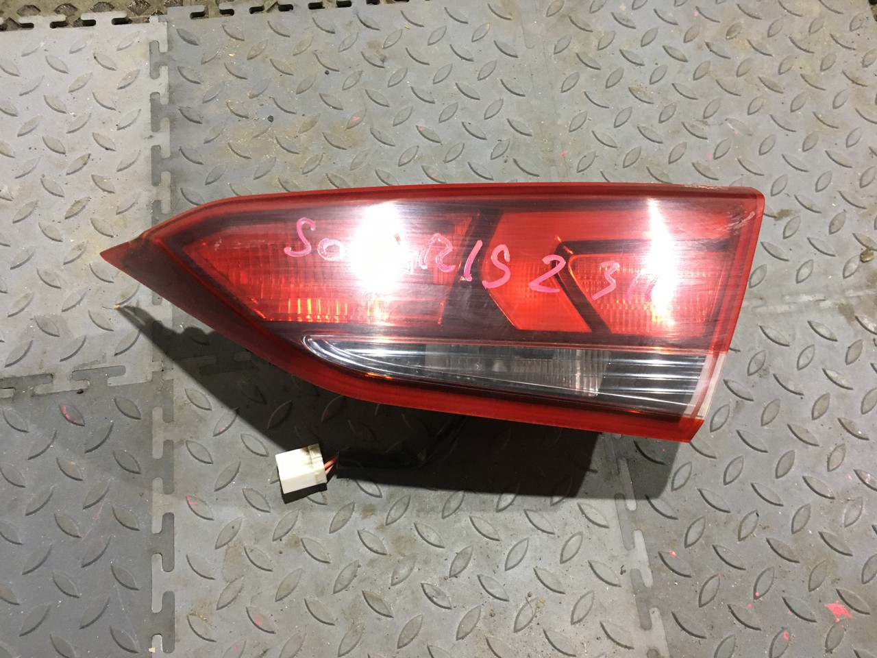 Фонарь задний правый внутренний Hyundai Solaris II